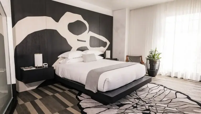 Best Private Penthouse Suites in the US: Expert Guide